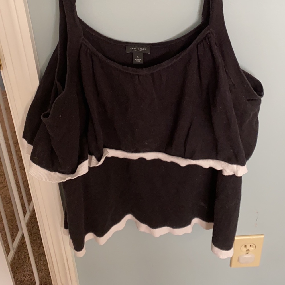 Cute black top